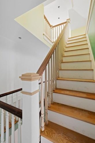 2 Cushing St, Providence RI 02906-2228 exterior