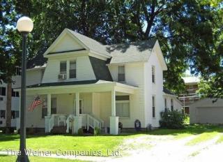 305 Prairie St, Champaign IL  61820-3451 exterior