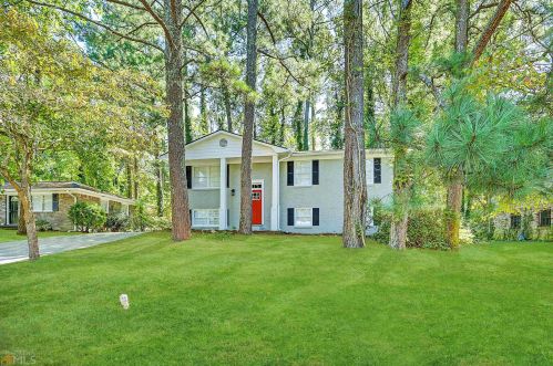 2922 Carriage Ln, Atlanta GA  30349-4104 exterior