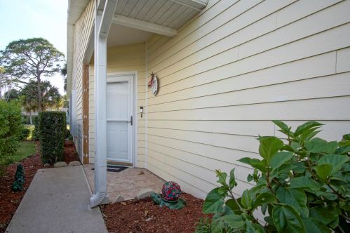 4007 Gator Trace Rd, Fort Pierce, FL 34982-6875