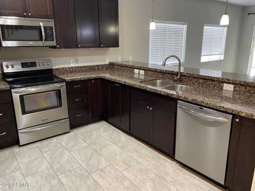 8229 4 Ave, Phoenix AZ 85041-5743 exterior