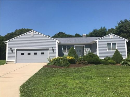 2 Everbloom Dr, Providence, RI 02919-5708