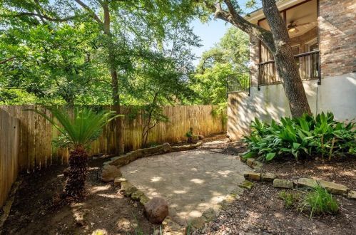 7909 Comfort Cv, Austin TX 78731-1464 exterior