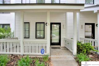 1109 8th St, Omaha, NE 68108-3206