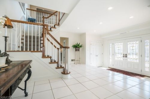 1405 Outlook Dr, Mountainside, NJ 07092-1412