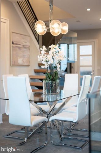 722 Broad St, Philadelphia PA 19146-3119 exterior