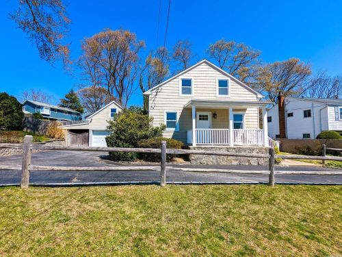 47 Bushwick St, Huntington Station, NY 11747-1201