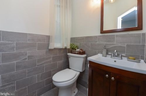 1275 Bucknell St, Philadelphia PA 19145-3214 exterior