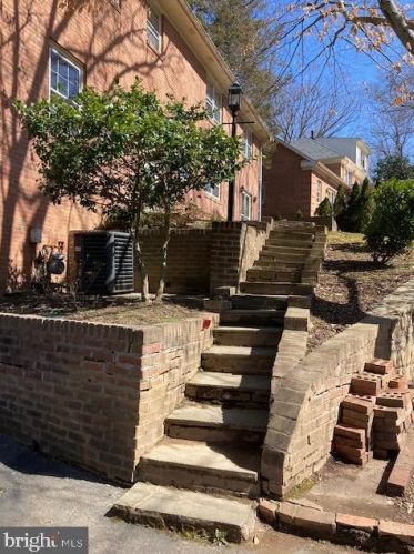 4032 40 Rd, Arlington VA 22207-4805 exterior