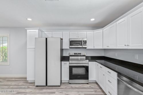 10609 42nd St, Phoenix AZ  85028-3501 exterior