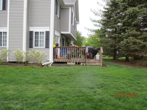 617 Silver Creek Rd, Bull Valley, IL 60098-4320