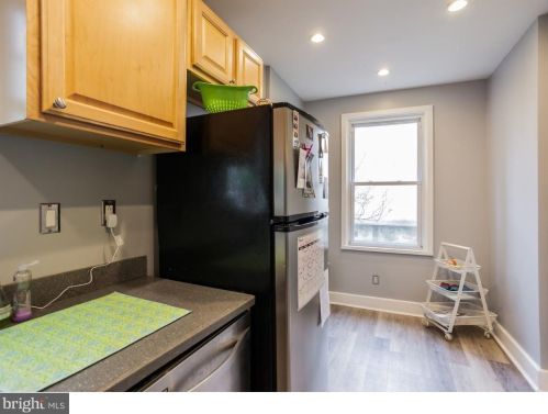 241 Bainbridge St, Philadelphia PA 19146-2034 exterior