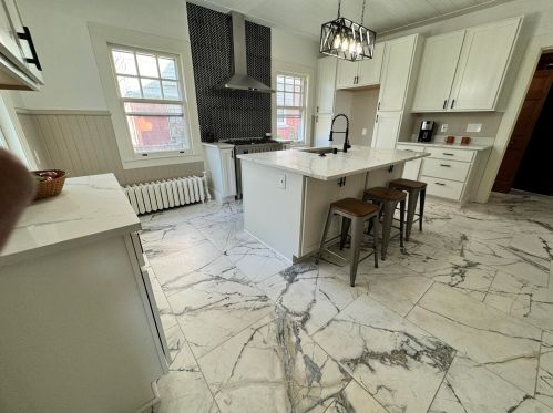 3225 Hackett Ave, Milwaukee WI 53211-3140 exterior