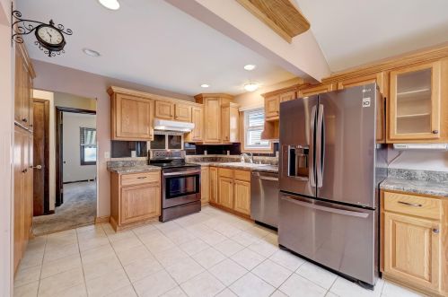 300 80, Milwaukee WI 53214-4548 exterior