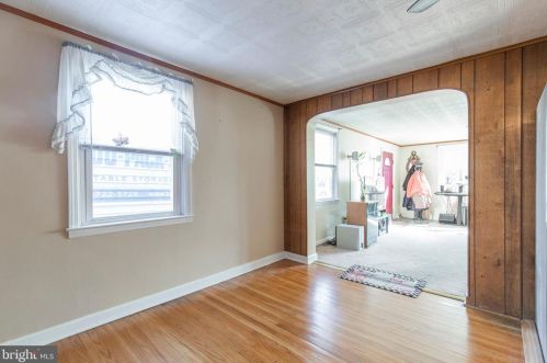 314 Holland St, Chester PA 19022-1111 exterior