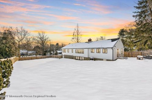 284 Pelican Rd, Middletown NJ 07748-3040 exterior