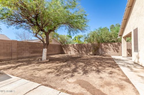 2318 65 Dr, Phoenix AZ 85033-5220 exterior