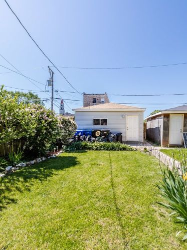 3161 Monroe St, Chicago IL 60624-2545 exterior