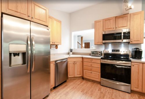 18 Mdw Ln, Nantucket MA 02554-2193 exterior