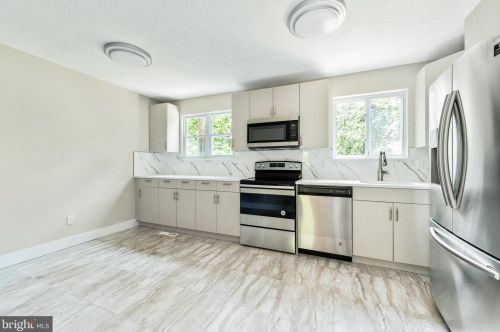 426 California Trl, Browns Mills NJ  08015-5639 exterior