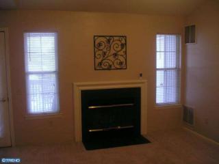 1508 Waters Edge Dr, Newark DE  19702-6340 exterior