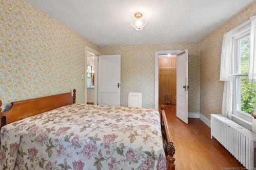 34 Hartford Ave, Hartford CT 06111-1501 exterior