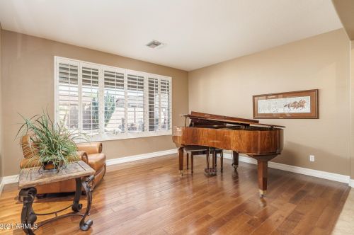 27417 60 Ln, Phoenix AZ 85035-4824 exterior