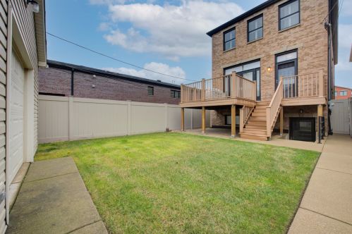 435 37th Pl, Chicago IL 60632-1621 exterior