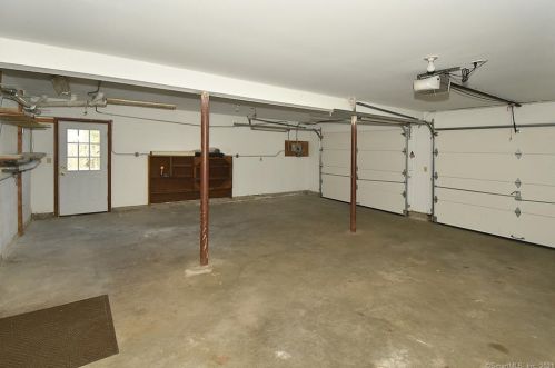 66 Kibbe Rd, Ellington CT 06029-2511 exterior