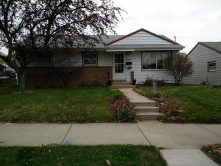 6328 Fremont Pl, Milwaukee WI  53219-3066 exterior