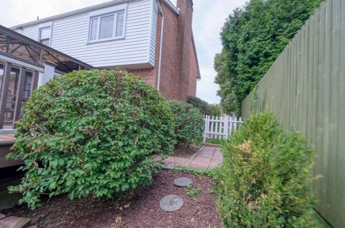 505 Arthur Dr, Moon Twp PA 15108 exterior