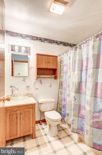 453 Columbus Ave, Littlestown PA 17340-1519 exterior