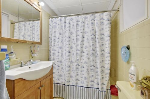 4520 Cottage, Union City NJ 07087-2702 exterior