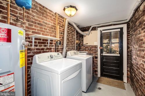 1448 D St, Washington DC  20002-5402 exterior