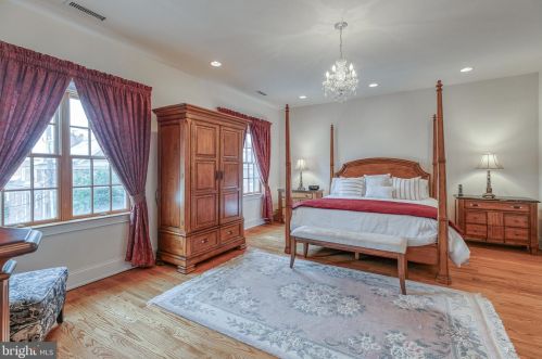 124 Bainbridge St, Philadelphia PA 19147-1866 exterior