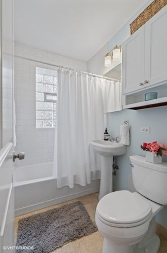 1347 Eddy St, Chicago IL  60657-1431 exterior