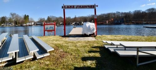 60 Shawnee Trl, Wharton NJ  07885-2962 exterior