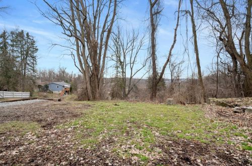 1307 Jefferson Heights Rd, Pittsburgh PA  15235-4807 exterior