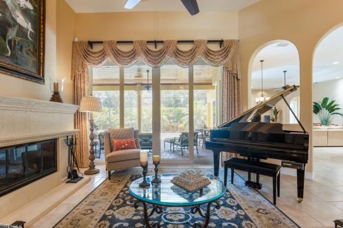 819 Bentwood Dr, Naples FL 34109 exterior