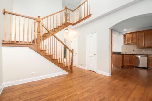 187 Mayo Ct, Elmhurst IL  60126-5158 exterior