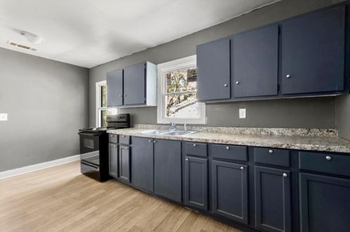 501 Aberdeen Dr, Atlanta GA 30328-4207 exterior