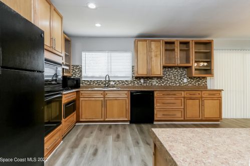 426 Eastport Cir, Fort Pierce FL  34953-7126 exterior