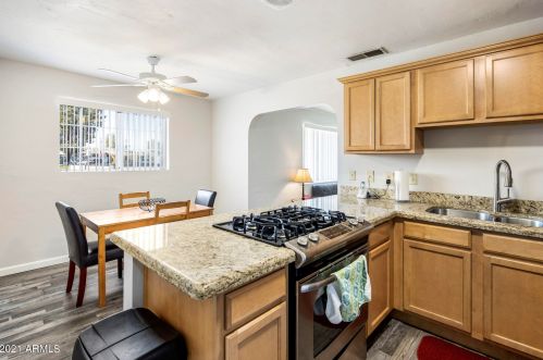 8701 30th Ave, Phoenix, AZ 85051-3916