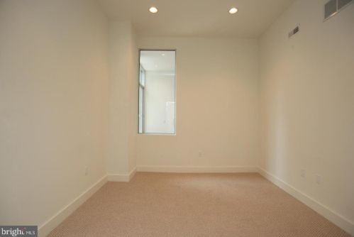 1101 Locust St, Philadelphia PA 19107-5519 exterior