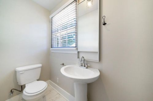 2279 Carver Dr, Atlanta GA  30314-1201 exterior