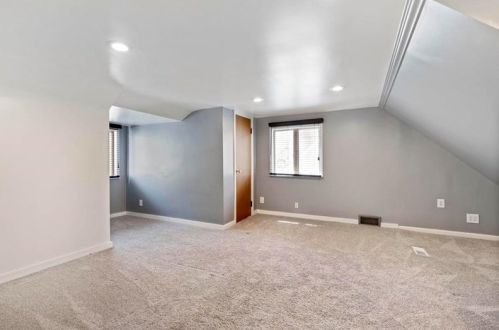 1253 Lakewood Ave, Pittsburgh PA 15229-1729 exterior