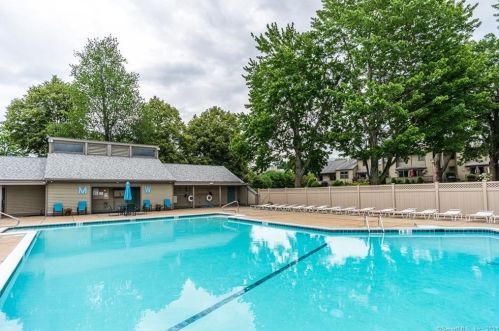 87 Metacomet Dr, Meriden, CT 06450-3581