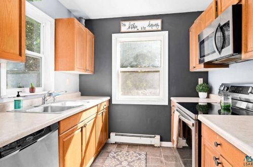 4892 Morris Thomas Rd, Duluth MN 55811-3749 exterior