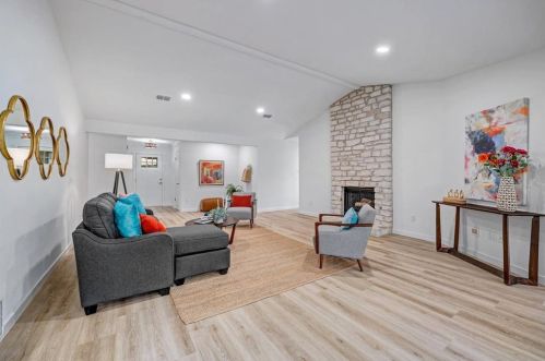 11903 Bobcat Trl, Austin TX exterior