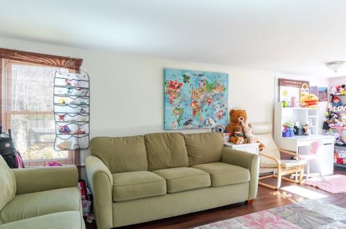 311 Wilton Rd, Ridgefield CT 06877-5723 exterior